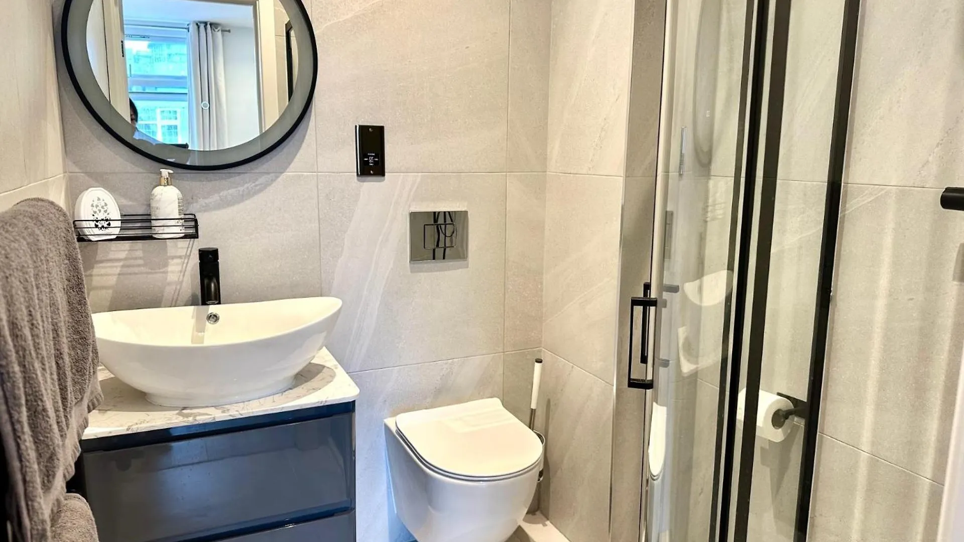 Apartment Spacious En-Suite Private Bath And Kitchen Studio Flat Canary Wharf No 3 London